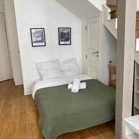 Superbe Loft Duplex Au Coeur Du 17eme Apartment